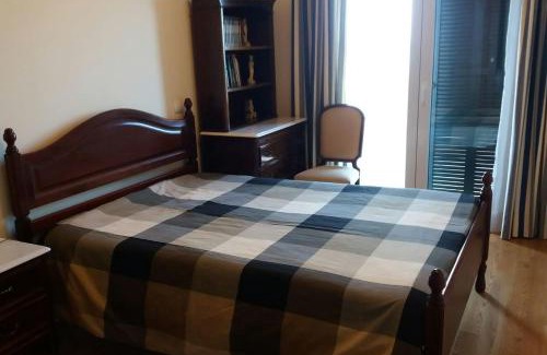 Ponta Delgada Casa | PDelgada 3-Bed House Sleeps 6 Parking & Sea View
