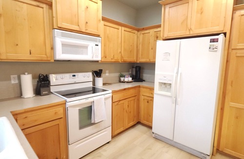 Wilkes East Casa | PDX - Gresham Home with King Bed, Dedicated Office, & Garage