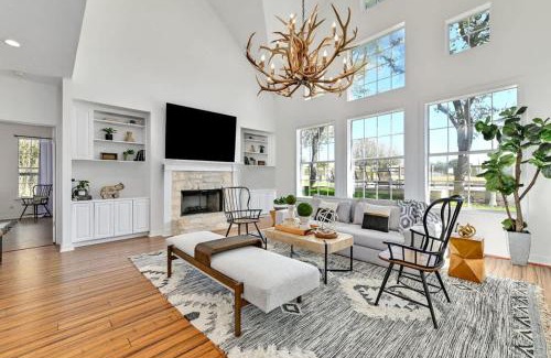 Dripping Springs Casa | Peabody Ranch Luxury Home W/Pool, Hot Tub, Fire Pit!