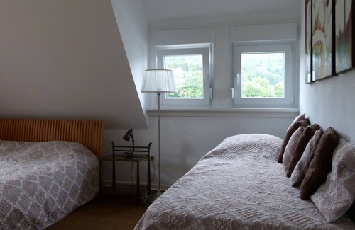 Kuckelheim Apartamento | Paz y naturaleza. Vista panorámica, cómoda, espaciosa. Con cochera y terrazas.