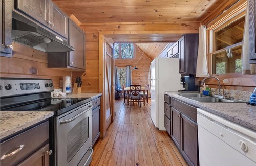 Sevierville Casa | Peace and Quiet 15 min to the Downtown PF