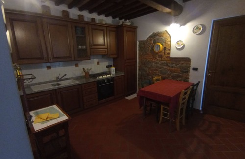 Montecarlo Casa | La paz y la tranquilidad viven aquí: casa de campo rodeada de vegetación.
