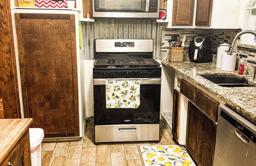 Midwest City Casa | Peace and Sunshine I 3-bedroom house I WiFi I AC I Midwest City