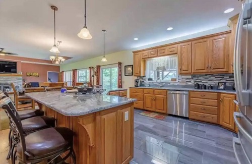 Bentonville - Fayetteville Casa | Peace at The Pines: Leisure on the Lake