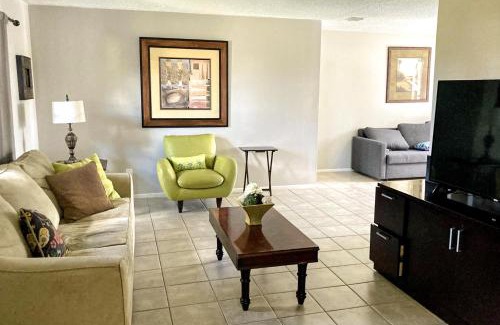 Indian Ridge Casa | Peace by the Pond
