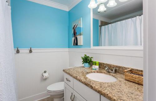 Kings Grant Casa | Peace of Happiness Coastal Cottage 7 mi from Wrightsville Beach, NC