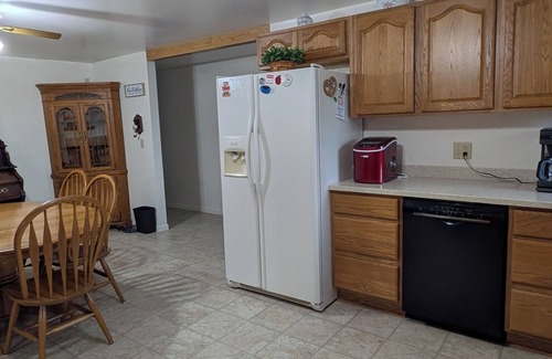 Hillman Casa | Peace of Heaven: 3-bedroom house in peaceful Hillman with AC