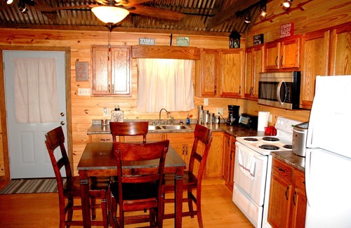Jonesville Cabina | Tranquilidad en el lago