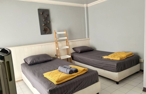 Huay Kaew Cama Y Desayuno | Peace Pool BNB Family and Female only