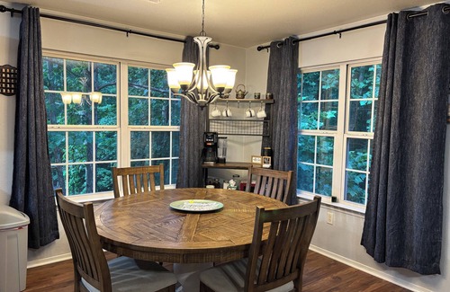 Bella Vista Casa | Peace & Privacy 3-bedroom house in charming Bella Vista, access to Back 40 Trail