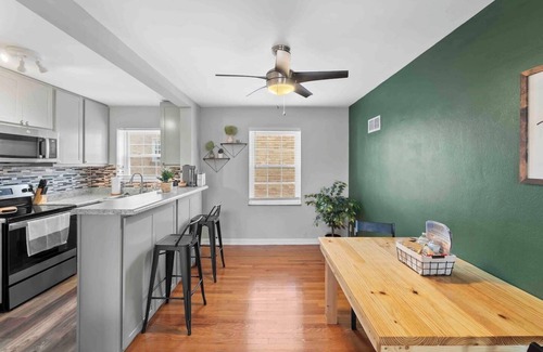 St. Louis Hills Apartamento | Peace & Quiet In STL *Free Parking*