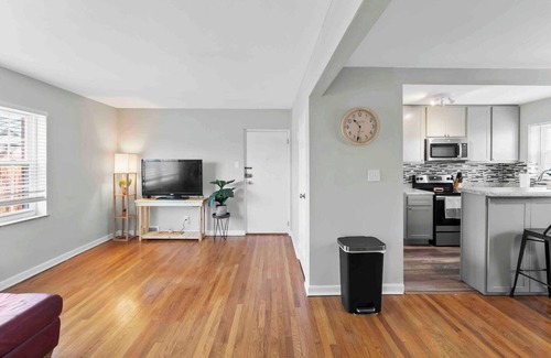 St. Louis Hills Apartamento | Peace & Quiet In STL *Free Parking*