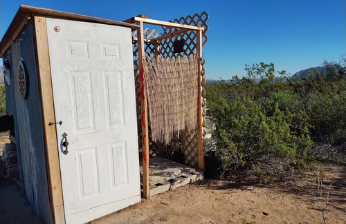 Alpine Alquiler De RV | Peace + Quiet, Views, Grill, Fire Pit, Shower, Wi-Fi, Pet-Friendly!