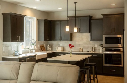 Eugene Casa | Peace Under the Pines: 2.5 Miles to U of O