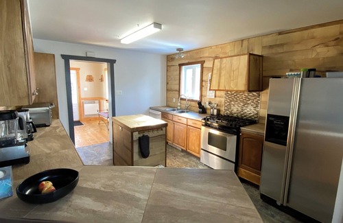 Saint-Emile-de-Suffolk Cabaña | Peaceful family and pet-friendly 3-bedroom cottage, 30-minutes from Tremblant