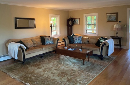 Honesdale Otro | Peaceful 1811 farmhouse with beautiful views and inground pool