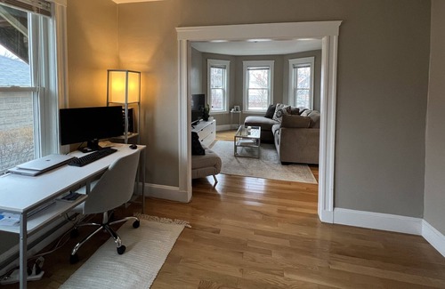 West Medford Apartamento | Peaceful 1BR with office space perfect for students & professionals