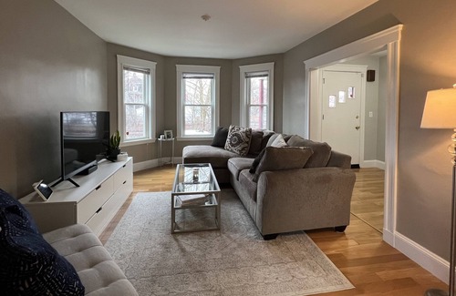 West Medford Apartamento | Peaceful 1BR with office space perfect for students & professionals