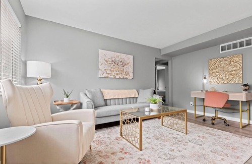 St. Charles Apartamento | Peaceful 2 Bedroom Next to Park!