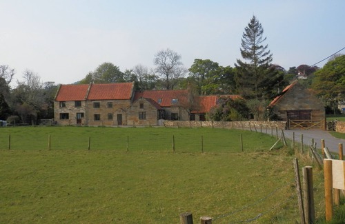 Briggswath Cabaña | Peaceful 2 bedroom cottage in rural location 3 miles from Whitby