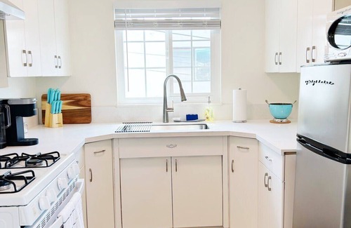 Kensington Condominio | Peaceful 2 bedroom upstairs unit!