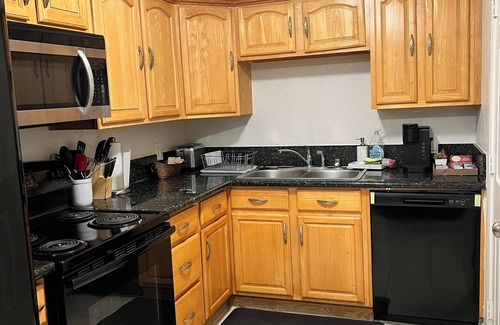 Fresno Condominio | Peaceful 2bed/1bath condo with parking