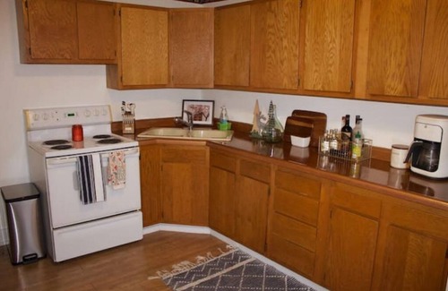 Tomah Apartamento | Peaceful 2Bed, Office, HotTub!