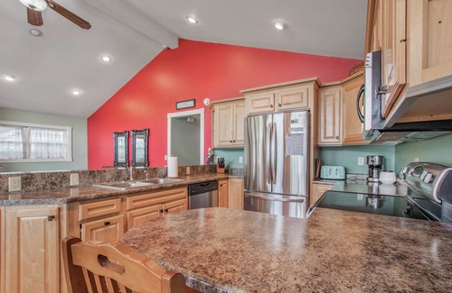 Deedsville Casa | Peaceful 2br/1ba Waterfront Home on Nyona Lake