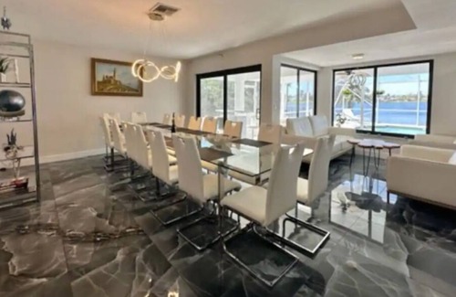 Greenview Shores Casa | Peaceful 3/2 Wellington Lakeside Home