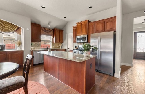 Grand Prairie Casa | Peaceful 3 BD Family Getaway
