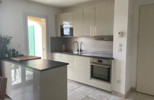 Beziers Villa | Tranquila villa de 3 dormitorios en complejo cerrado de St Thomas Golf Club con piscina climatizada