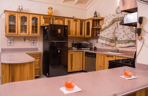Tower Isle Casa | Peaceful 3 Bedroom Home 1 Min Away From The Beach