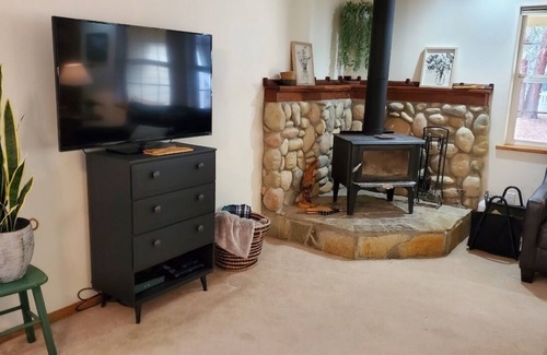 Deschutes River Woods Casa | Peaceful 3-bedroom house in the country with WiFi in Bend