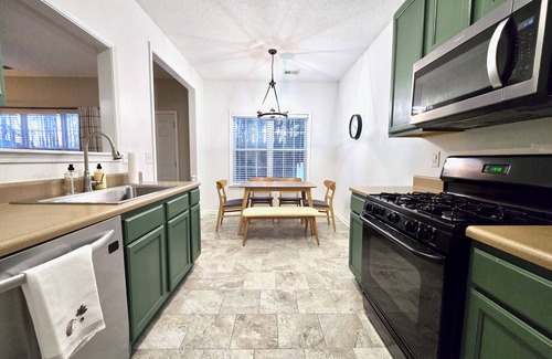 Acworth Casa | Peaceful 3-bedroom Townhome