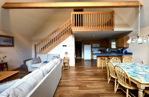 Pocono Lake Cabina | Peaceful 3-bedroom Cabin Near Lakes & Ski Resorts