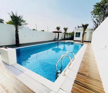 Jaipur District Casa | Peaceful 3 BHK farm with pool in Kanota