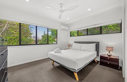 Nundah Apartamento | Peaceful 3BR 2BA with Parking Near Airport and CBD
