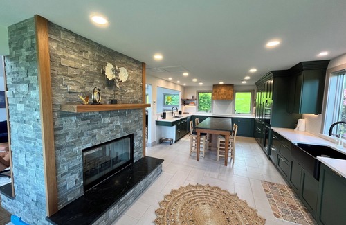 Swan Lake Casa | Peaceful 4-bedroom escape to Bethel Woods with WiFi, AC, lake view