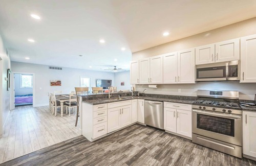 Grass Lake Apartamento | Peaceful 4BR Barn Loft Escape