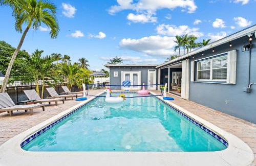 Fort Lauderdale Casa | Peaceful 5BR -Waterway Views Private Heated Pool