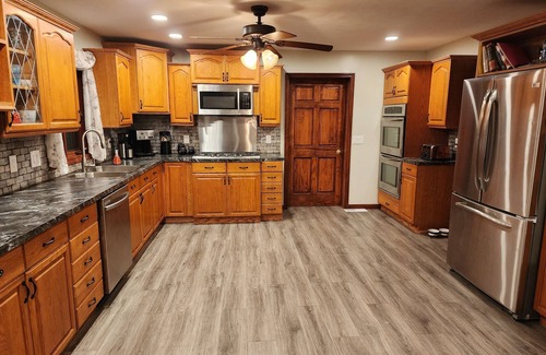 Peebles Casa | Peaceful 8 Bedroom 5 Bath w/patio bar-grill and swimming pond