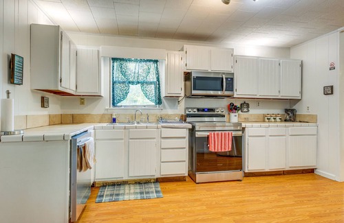 Jackson Casa | Peaceful Alabama Vacation Rental w/ Large Deck