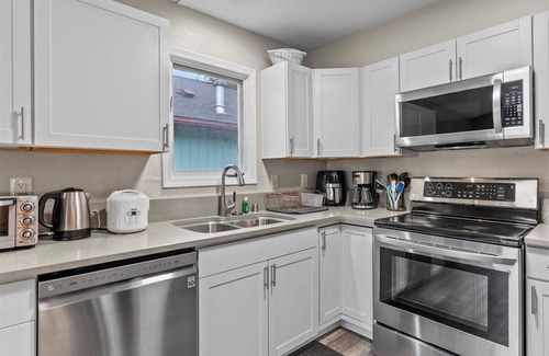 University Area Casa | Peaceful Anchorage Stay