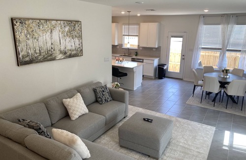 Wetmore Casa | Peaceful and Central house for family fun!