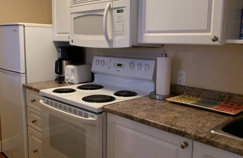Regional District of Nanaimo Cabaña | Peaceful and centrally located place - on Westwood Lake.