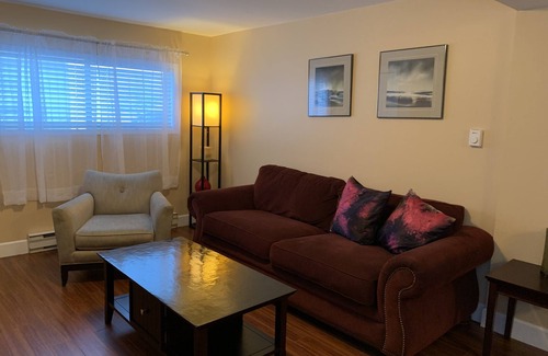 Regional District of Nanaimo Cabaña | Peaceful and centrally located place - on Westwood Lake.