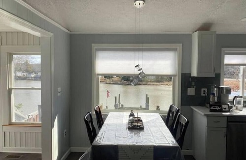 Colonial Beach Casa | Peaceful and Cozy Waterfront Home [just renovated]
