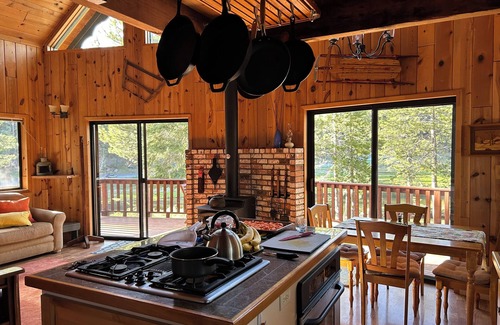 Arnold Cabina | Peaceful and Cozy 3-bedroom cabin in superb Arnold with WiFi