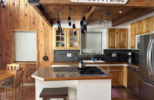Arnold Cabina | Peaceful and Cozy 3-bedroom cabin in superb Arnold with WiFi