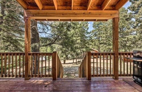 Cloudcroft Casa | Peaceful and Private Cloudcroft Cabin with Deck!
